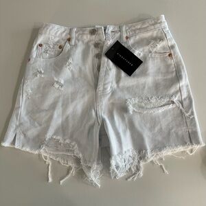 NWT! SIGNATURE 8: button fly cut off distressed split hem denim shorts. Size S